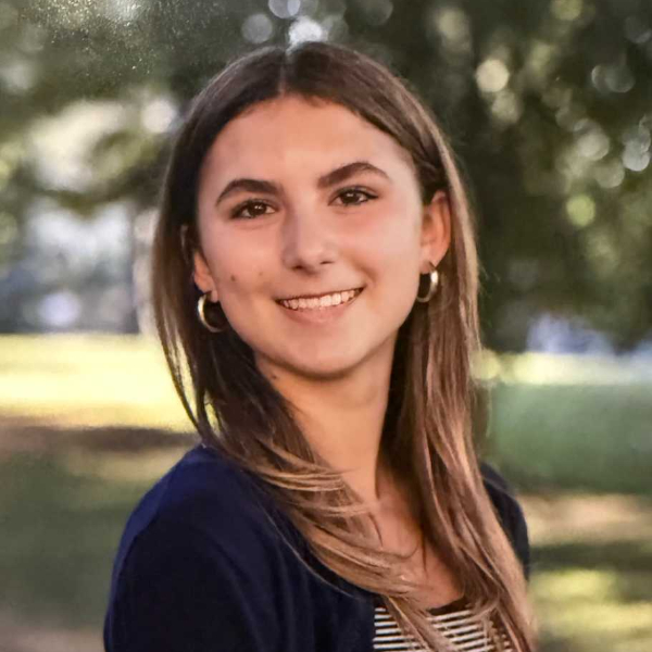 Lucie Poulos-Hopkins