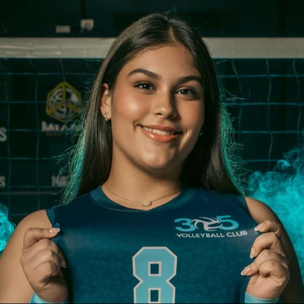 Isabella Santos Romay